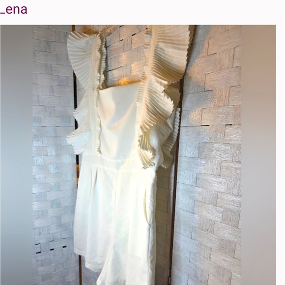 Sovereign Lena (Size Lg) Cream Textured Fabric Square Neck Ruffled Romper - Picture 4 of 8